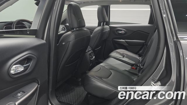 Jeep Cherokee 2021 — photo 16