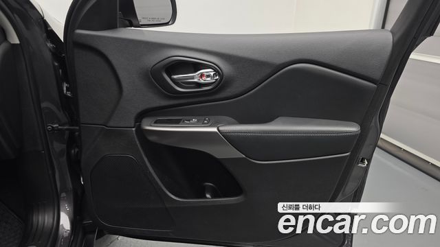 Jeep Cherokee 2021 — photo 29