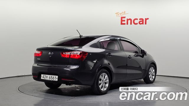 Kia pride 2014 — photo 2
