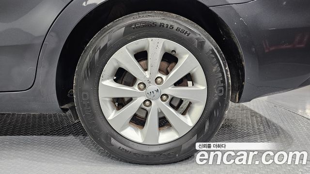 Kia pride 2014 — photo 7