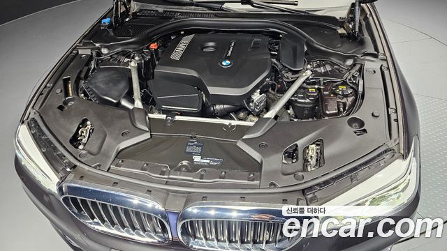 BMW 5-Series 2019 — photo 6