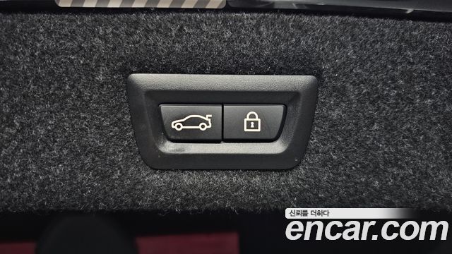 BMW 5-Series 2019 — photo 20