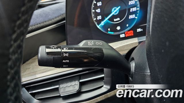 Kia K8 2022 — photo 17
