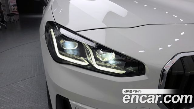 BMW 2-Series 2025 — photo 8
