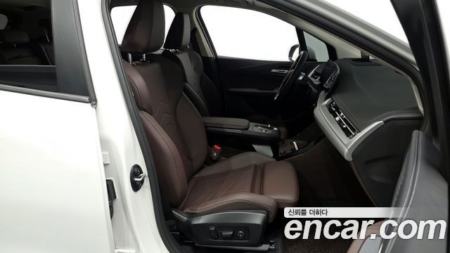 BMW 2-Series 2025 — photo 16