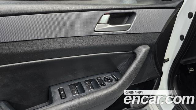 Hyundai Sonata 2018 — photo 16