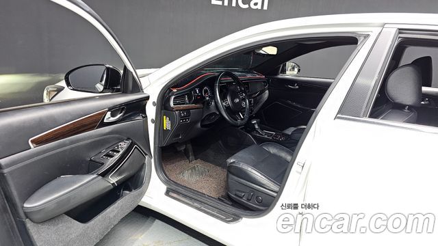 Kia K7 2018 — photo 10