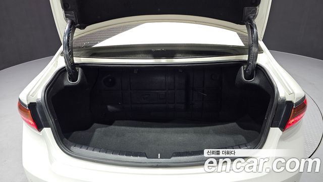 Kia K7 2018 — photo 15
