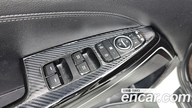 Kia K7 2018 — photo 17