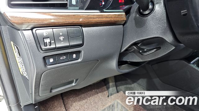 Kia K7 2018 — photo 19