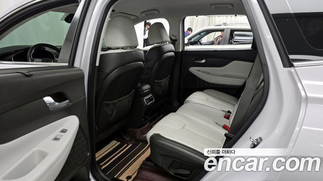 Hyundai Santafe 2021 — photo 17