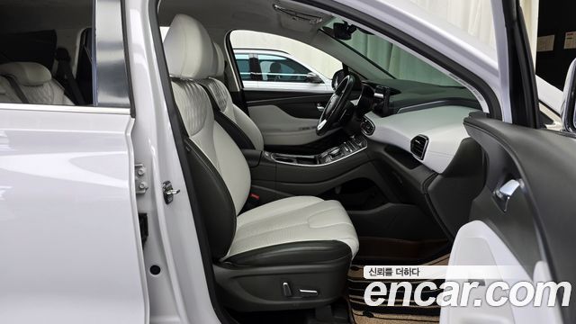 Hyundai Santafe 2021 — photo 18