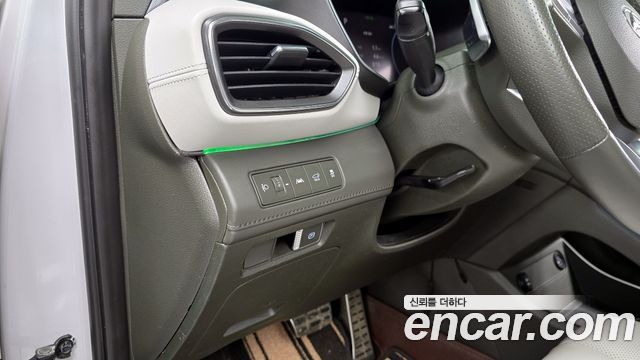 Hyundai Santafe 2021 — photo 22