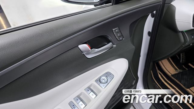 Hyundai Santafe 2021 — photo 28
