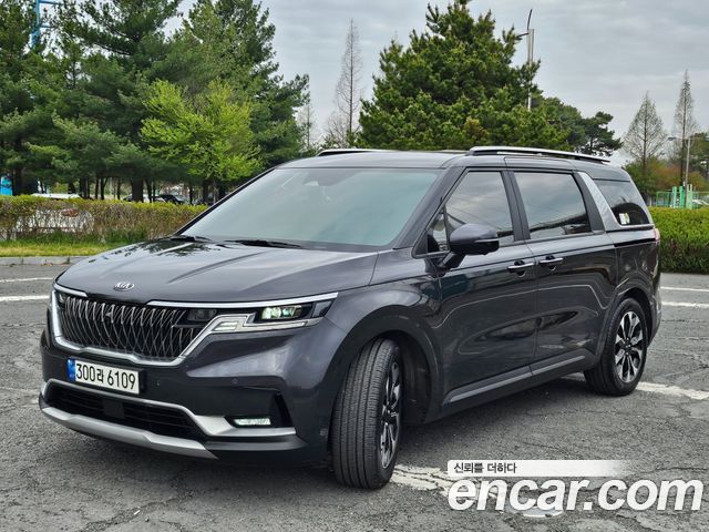 Kia Canival 2021 — photo 1