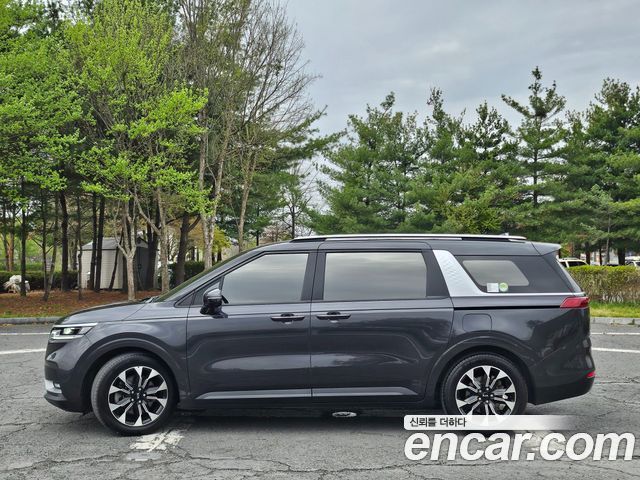 Kia Canival 2021 — photo 2