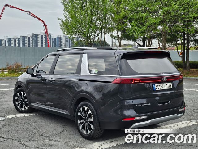 Kia Canival 2021 — photo 3