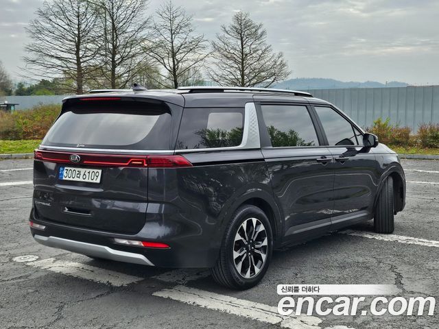 Kia Canival 2021 — photo 5