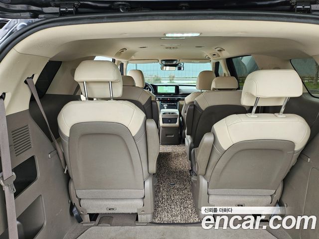 Kia Canival 2021 — photo 11