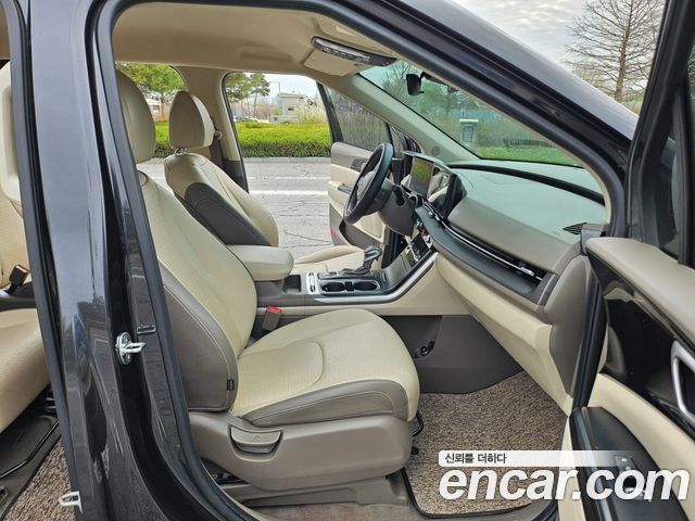 Kia Canival 2021 — photo 13