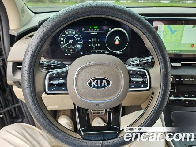 Kia Canival 2021 — photo 16