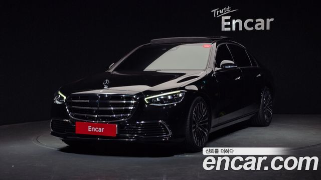 Mercedes-Benz S-Class 2023 — photo 1