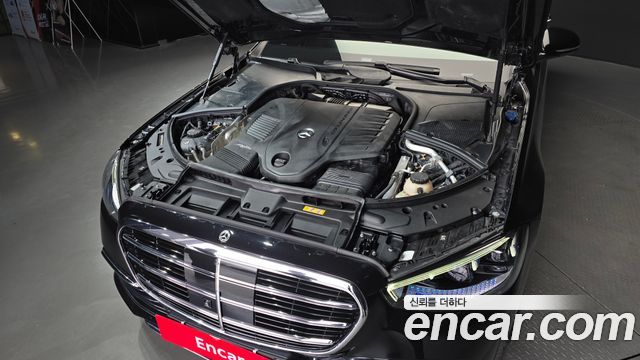 Mercedes-Benz S-Class 2023 — photo 6