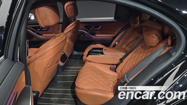 Mercedes-Benz S-Class 2023 — photo 17