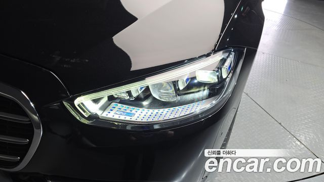 Mercedes-Benz S-Class 2023 — photo 8