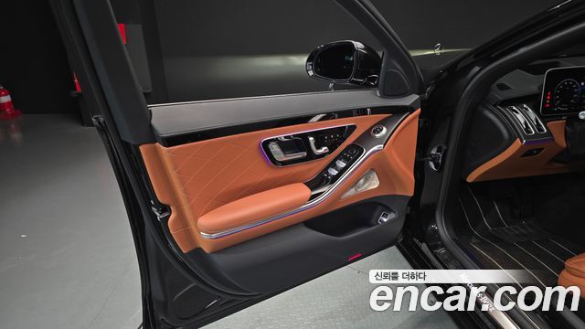 Mercedes-Benz S-Class 2023 — photo 14