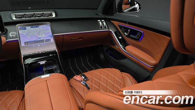 Mercedes-Benz S-Class 2023 — photo 16