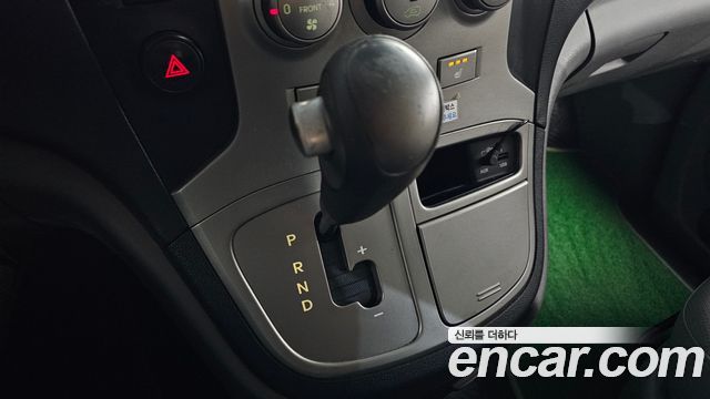 Hyundai Starex 2013 — photo 9