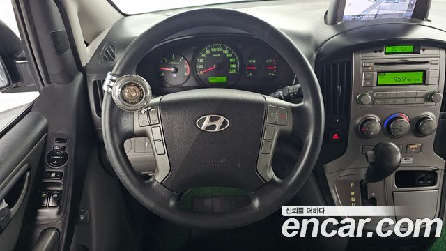 Hyundai Starex 2013 — photo 13