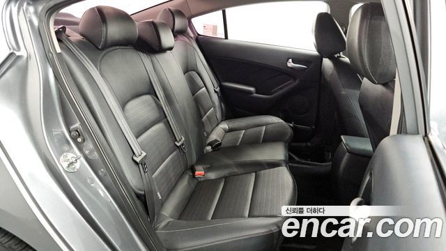 Kia K3 2018 — photo 17