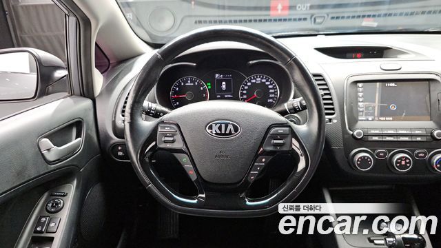 Kia K3 2018 — photo 19