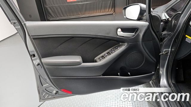 Kia K3 2018 — photo 14