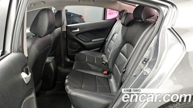 Kia K3 2018 — photo 16