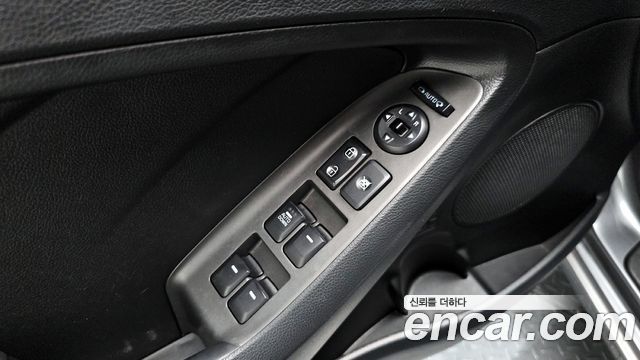 Kia K3 2018 — photo 27