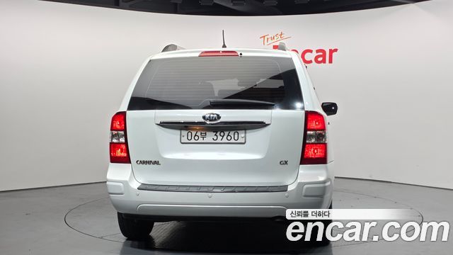 Kia Canival 2013 — photo 4