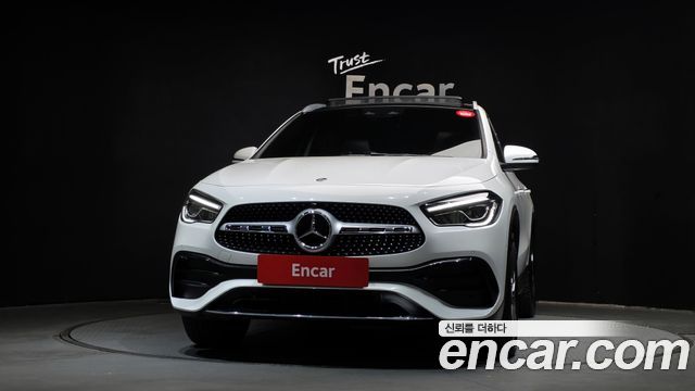 Mercedes-Benz GLA-Class 2022 — photo 3