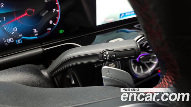 Mercedes-Benz GLA-Class 2022 — photo 12