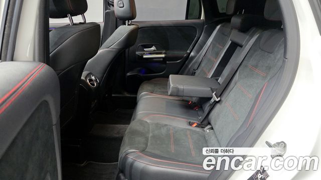 Mercedes-Benz GLA-Class 2022 — photo 18