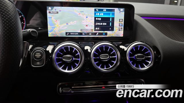 Mercedes-Benz GLA-Class 2022 — photo 20