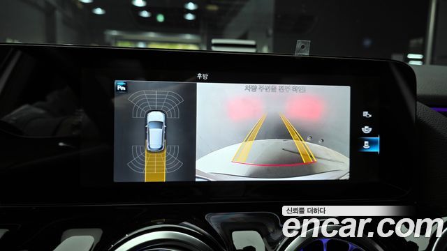 Mercedes-Benz GLA-Class 2022 — photo 21