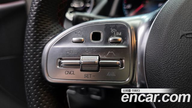 Mercedes-Benz GLA-Class 2022 — photo 24