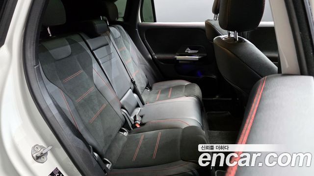 Mercedes-Benz GLA-Class 2022 — photo 16