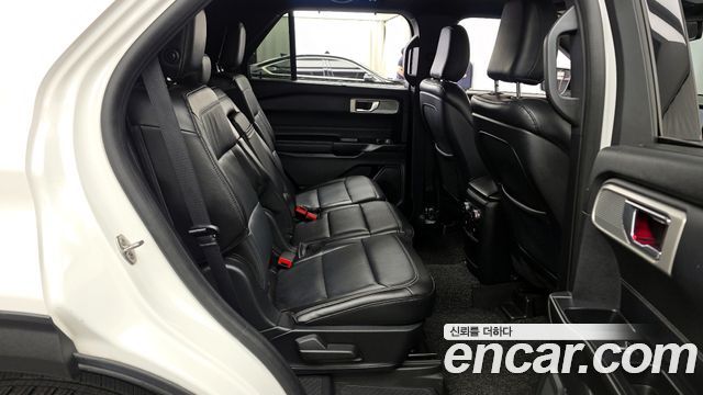 Ford Explorer 2020 — photo 17