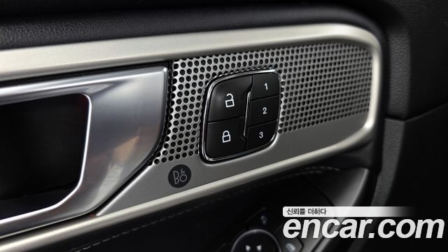 Ford Explorer 2020 — photo 24