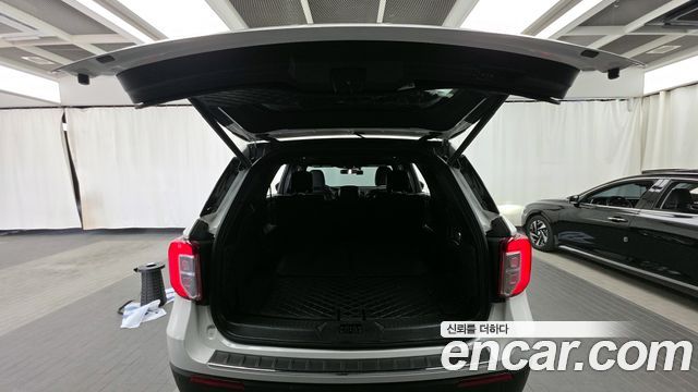 Ford Explorer 2020 — photo 26