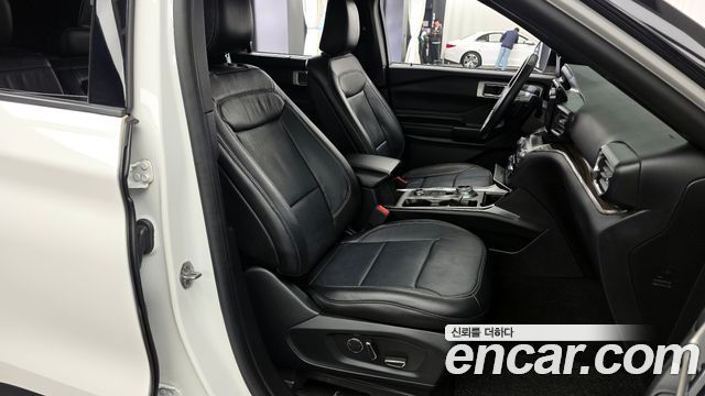 Ford Explorer 2020 — photo 16
